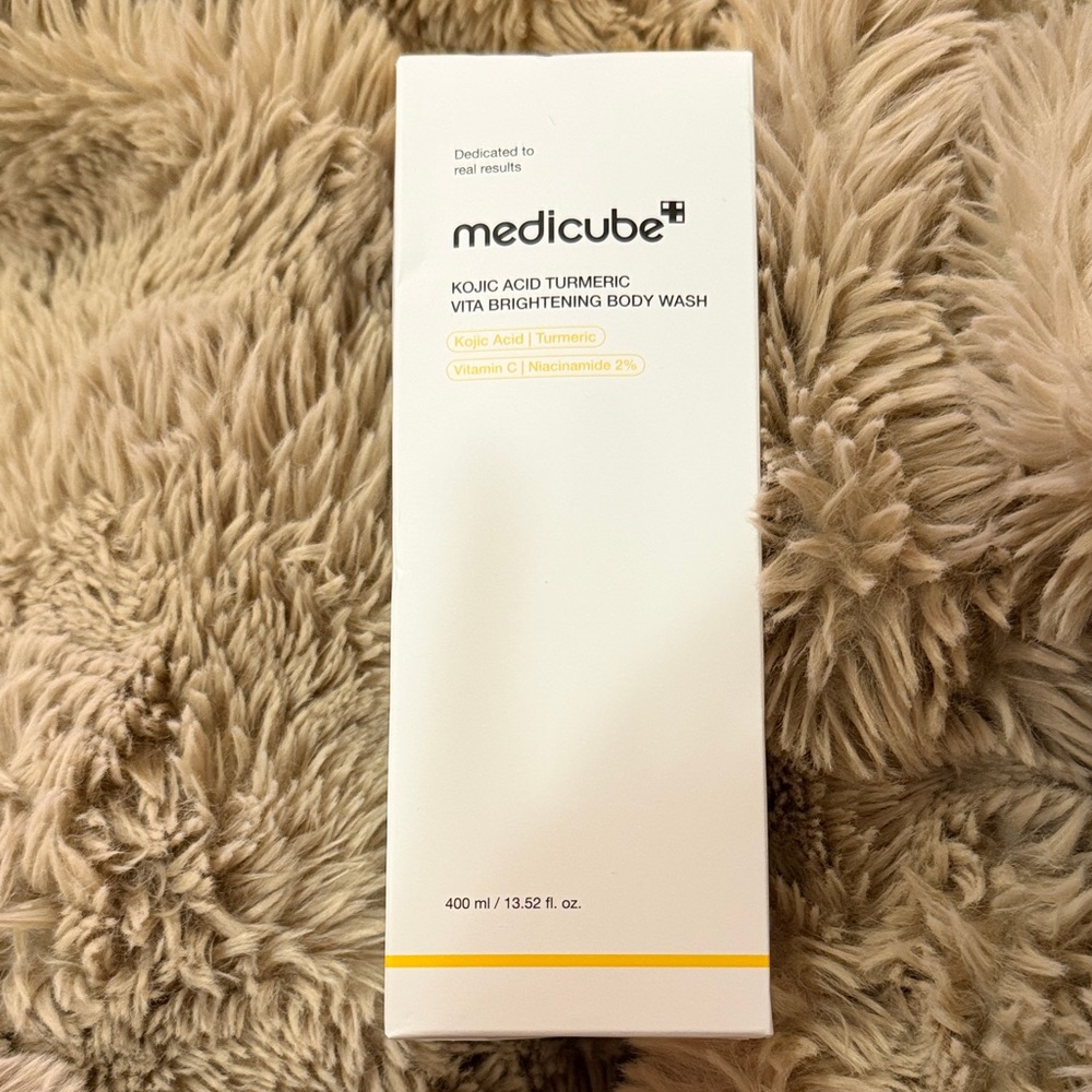 Medicube Kojic Acid Tumeric Vita Brightening Body Wash